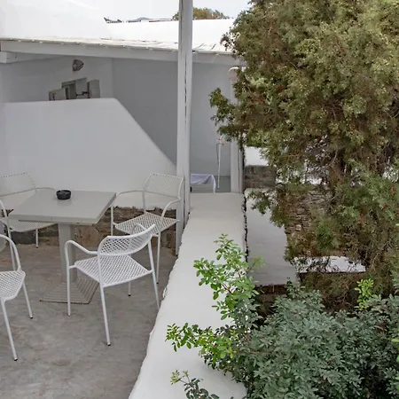 Anemoi מלון דירות נאוסה