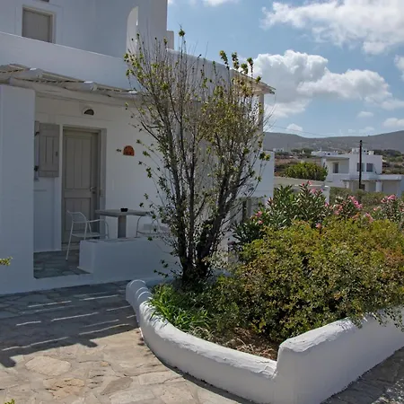 Anemoi מלון דירות נאוסה