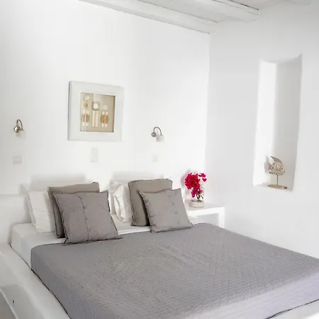 מלון דירות Anemoi 4*