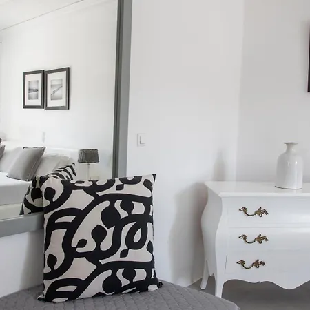 Anemoi מלון דירות נאוסה