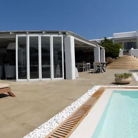 מלון דירות Anemoi 4*